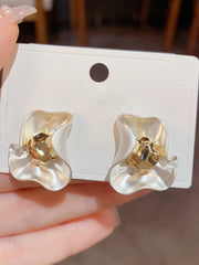 Simple Metal Flower Petal Stud Earrings MSE20008