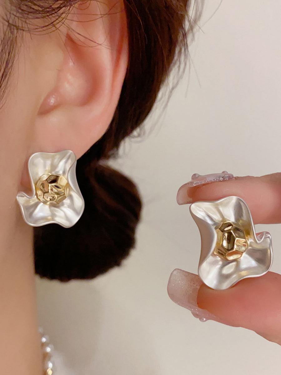 Simple Metal Flower Petal Stud Earrings MSE20008