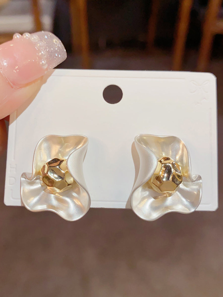 Simple Metal Flower Petal Stud Earrings MSE20008